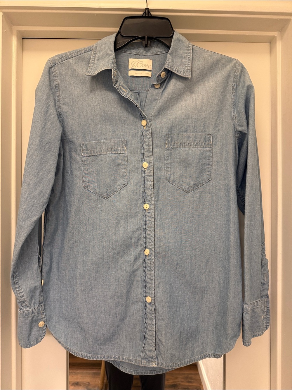 J. Crew Women’s Classic Fit Denim Button-Down Shirt size 4